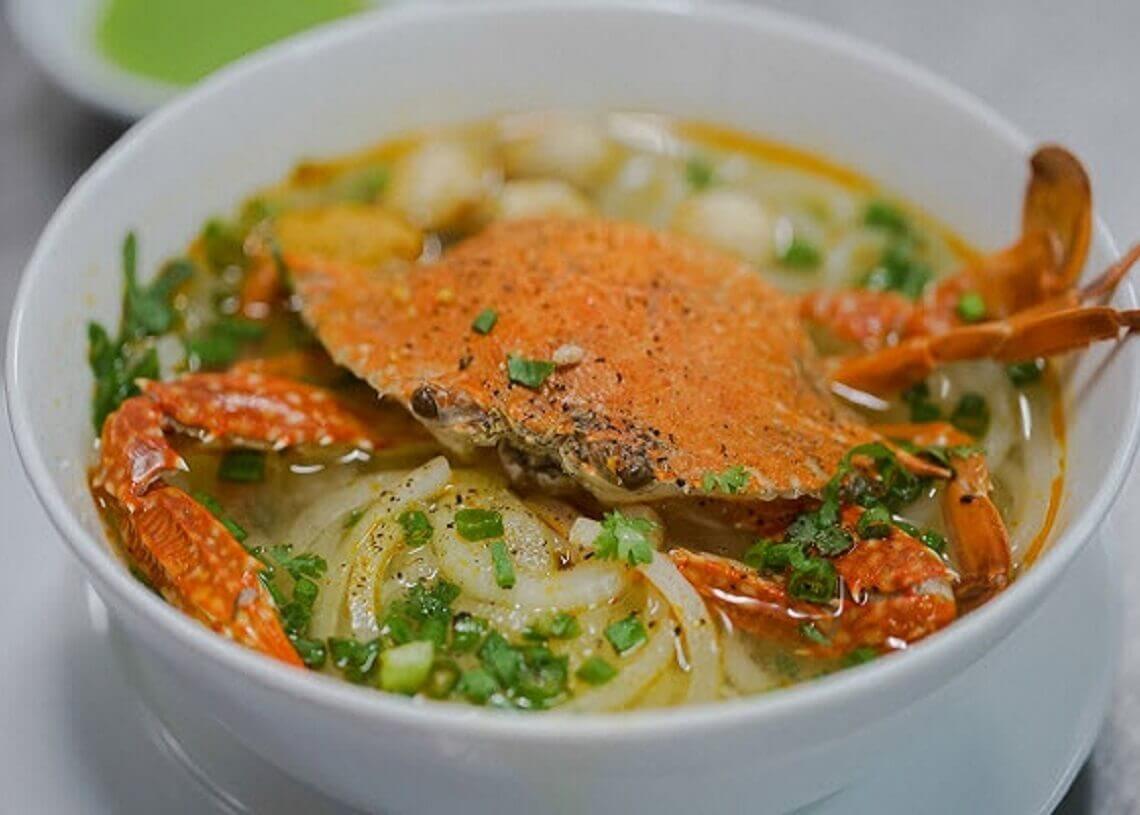 chế biến bánh canh ghẹ miền Trung