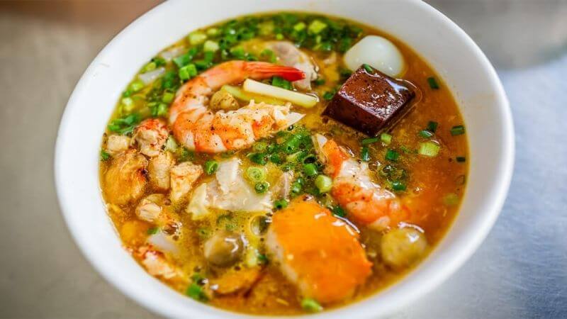 Quán bánh canh Nha Trang nổi tiếng