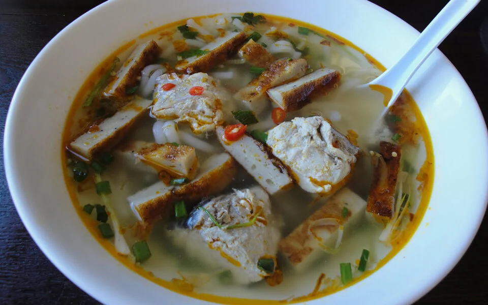 quán bánh canh bình dân ngon ở Nha Trang