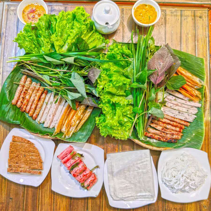 Quán đặc sản nem nướng Nha Trang tại Sài Gòn